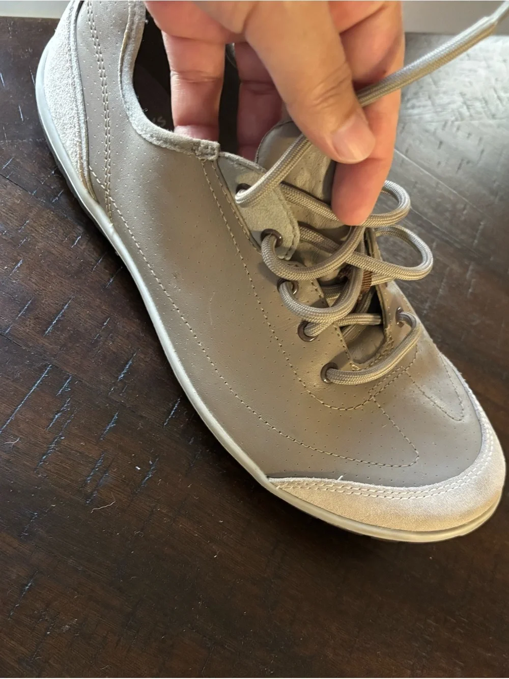 Women’s Clark Sneakers in Light Beige